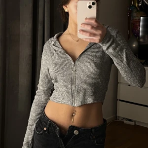 Kofta - Jätte fin kofta från fashionnova! Säljer pga inte kommer till användning 🫶🏻