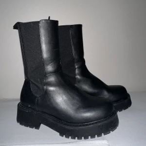 Boots - Använd fåtal gånger men bra skick 