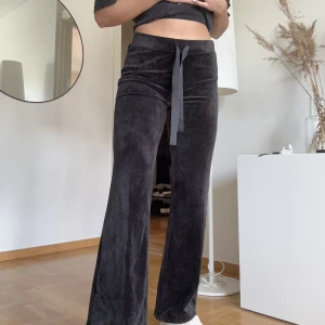 Mjukisbyxor  - Raka mjukisbyxor från Lindex 