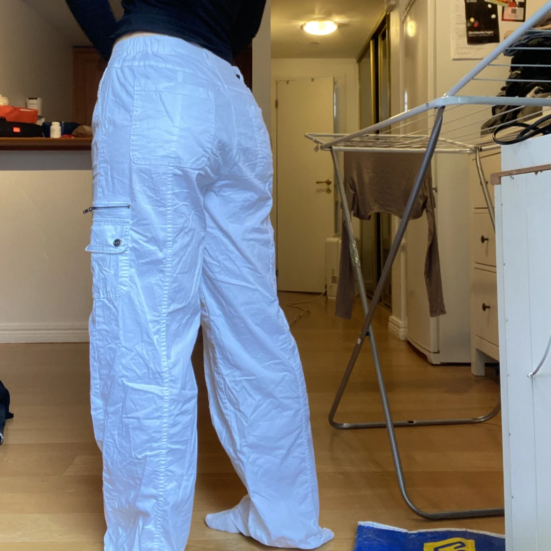 Vita linnebyxor/ cargopants - 90