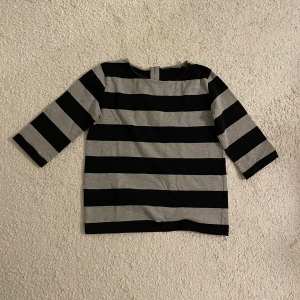 tröja från atmosphere  - köpt på sellpy, bra skick 💗