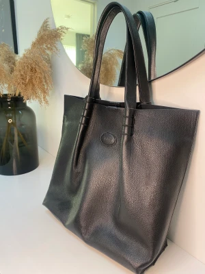Ny väska - Helt ny väska! Svart, superfin. (Ej äkta) Tod’s inspirerad Tote Bag. 