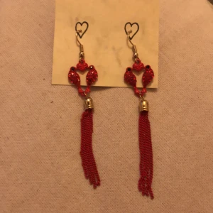 Red love bird earrings  - Red kissing loving birds