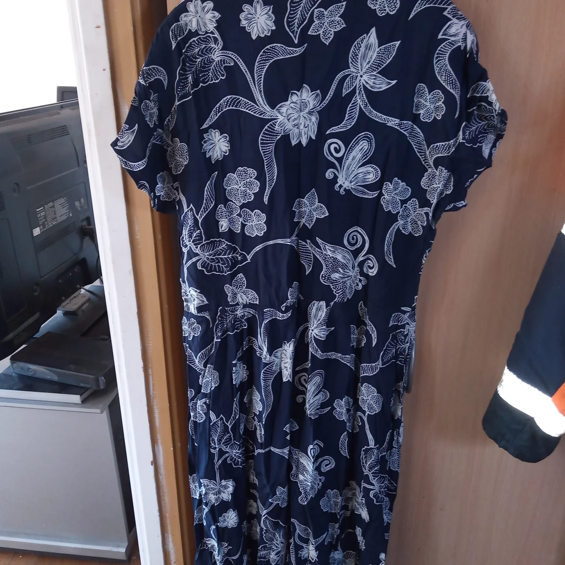 Klänning blå och vit mönstrad st 44. - 91