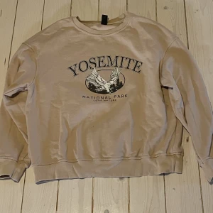 Tröja  - Storlek S och M