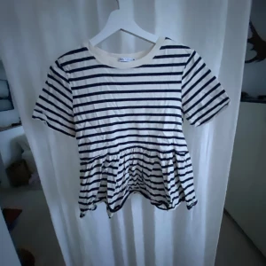 Tshirt zara - Superfin tshirt som går att ha alla årstider och alla tillfällen!