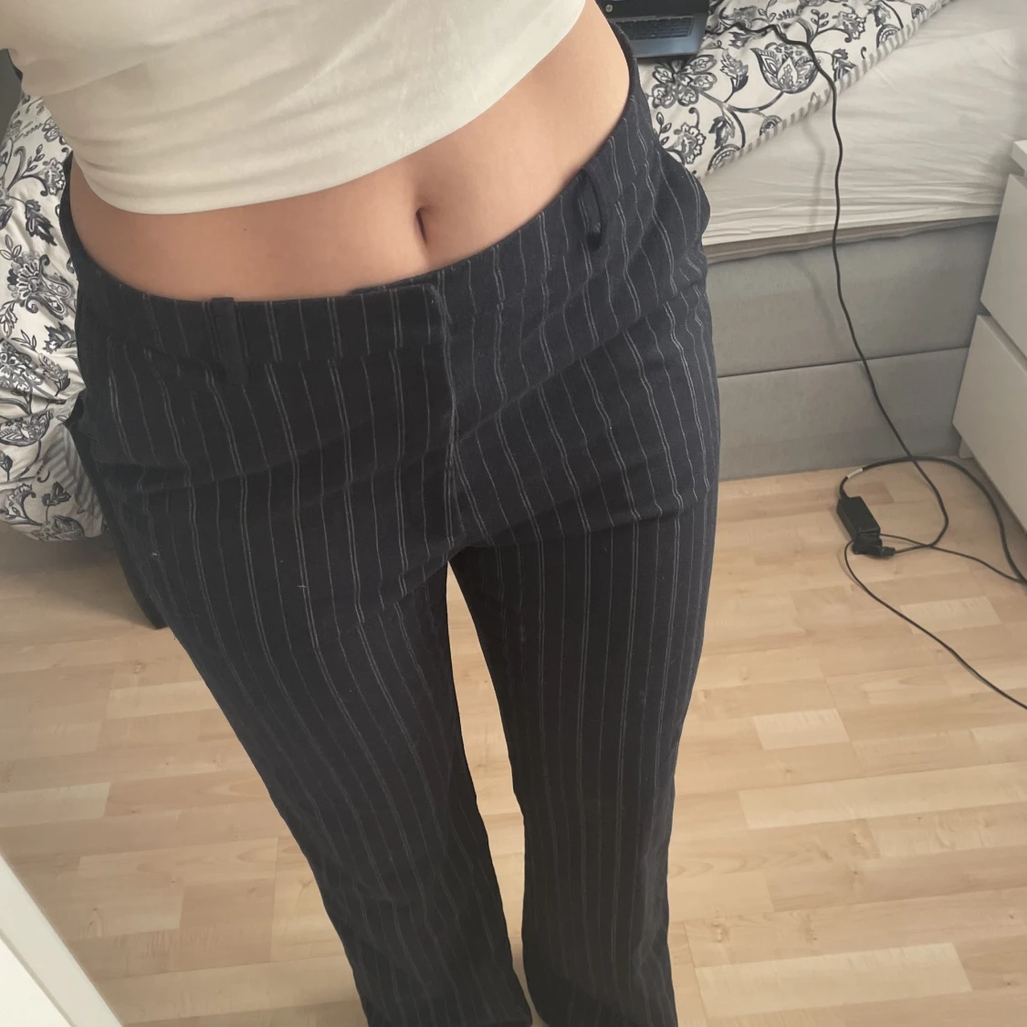 Lågmidjade kostymbyxor