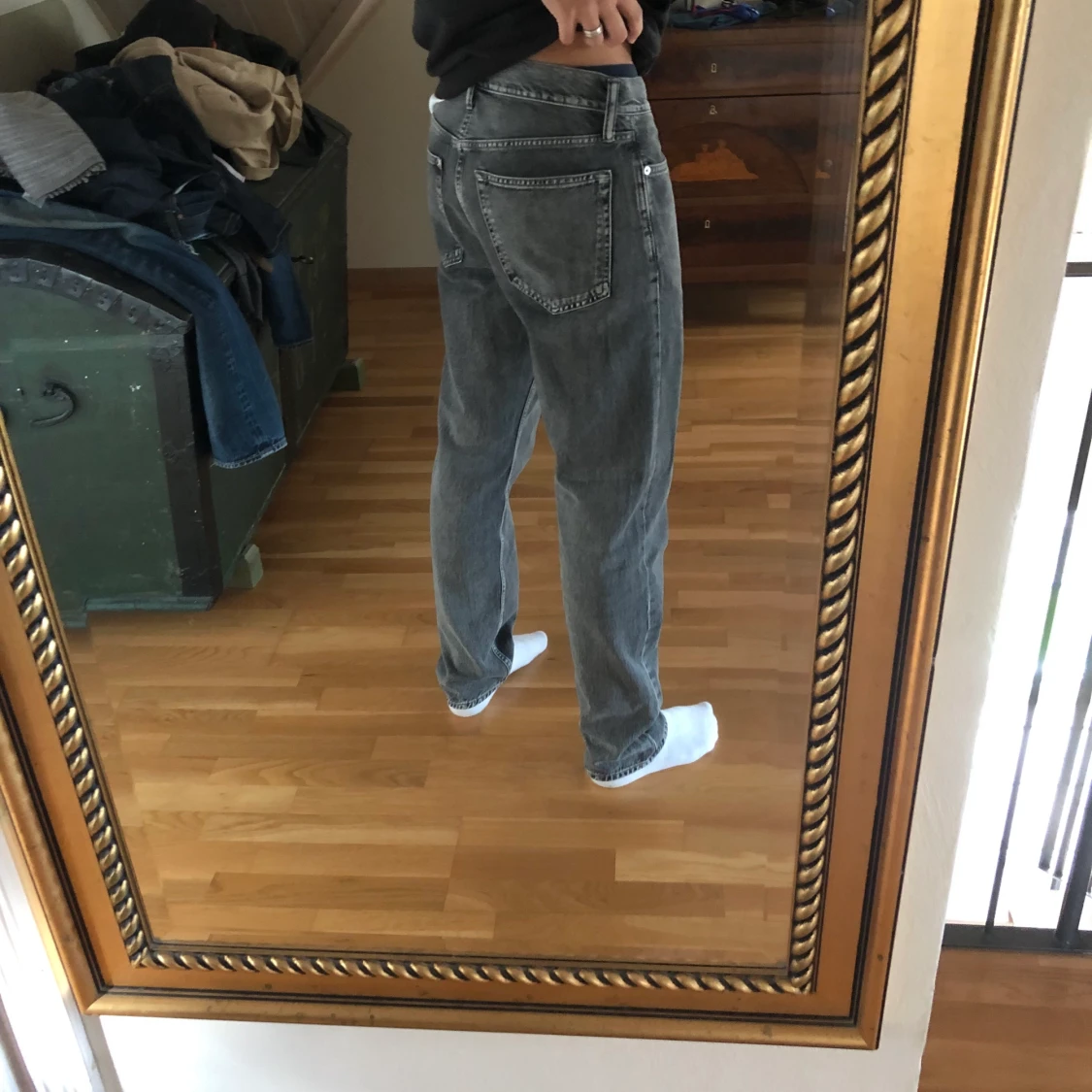 Gråa jeans (relaxed fit)