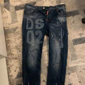Dsquared 2 jeans har aldrig använts, storlek 46 