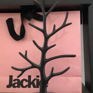 Smyckesträd - Super fint smyckesträd som inte kommer till användning längre