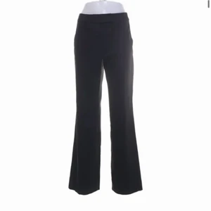 Kostymbyxor - Jättesnygga lågmidjade Kostymbyxor som tyvärr är lite för små för mig