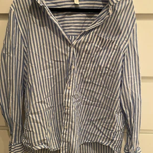 Skjorta - Randig skjorta, storlek 40