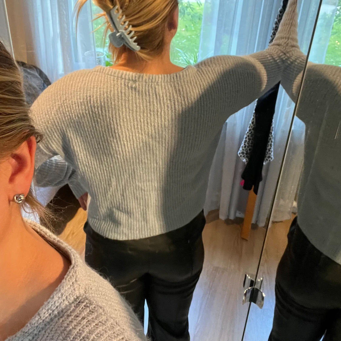 Blå stickad kofta - 91