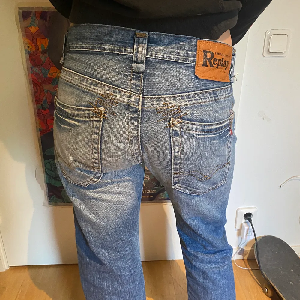 Coola lowrised replay jeans jag köpte second hand🫶. Jeans & Byxor.
