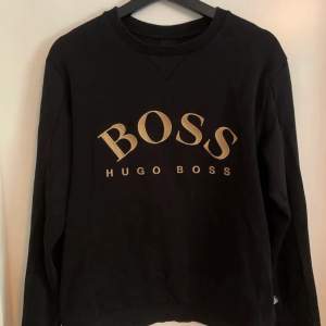 Hugo boss tröja i storlek s och såklart äkta. 