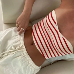 Bandeu topp - Använd en gång, ser ut som ny💕