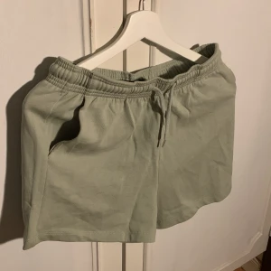 SHORTS - Helt oanvända med prislappen kvar. Från lager 157