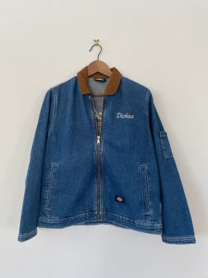 Dickies jeansjacka  - Oanvänd jeansjacka från dickies! 