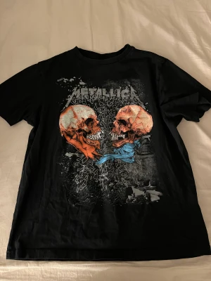 METALLICA - Metallica tröja, köpt från herravdelningen. 