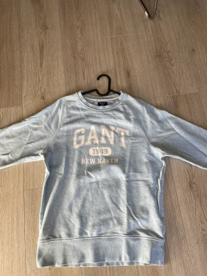 Gant tröja - Ljusblå gant tröja, perfekt till sommaren. skick 9/10