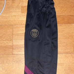 PSG Traxksuits - PSG Tracksuit, Helt ny bra kvalitet. Pris kan diskuteras