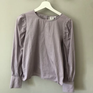 lila topp - Lila topp i nyskick! 
