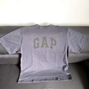 Yeezy Gap Balenciaga Dove No Seam Tee, Condition 10/10, Never worn