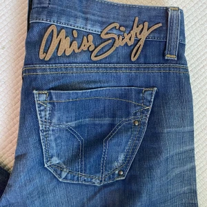 miss sixty jeans  - Lågmidjade baggy jeans från miss sixty