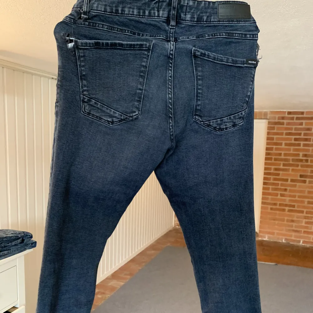 Good condition  Small damage details . Jeans & Byxor.