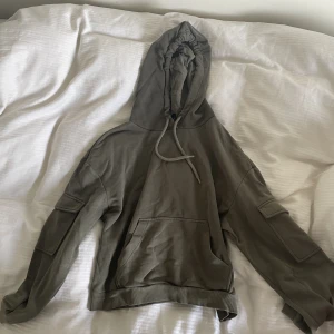 Hoodie - Så mysig hoodie som bara använda några gånger i jättebra skick 