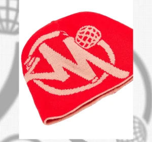 Minus twø beanie  - OBS: Hämtar in under sommaren,  Mössan är reversible 