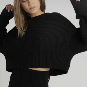 Stickad tröja  - Stickad svart super skön tröja från Zalando. Nyskick❤️ 