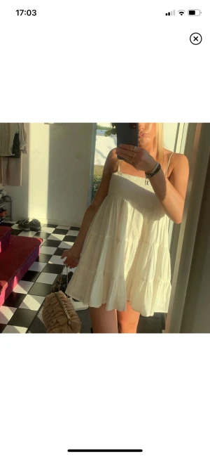 snygg klänning  - Supersöt klänning från zara