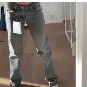 S - Jätte snygga Jens i fint skick från zara 