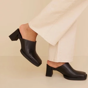 Vagabond Edwina mules - Säljer mules i äkta läder i storlek 37, använda en gång. Som nya