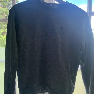 Grå tröja från hm i stl xs - Bra kvalete