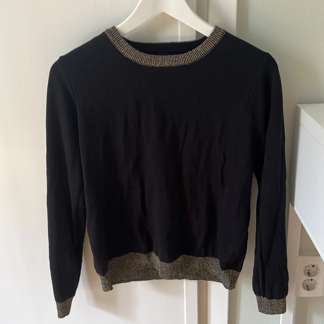 Tröja med detaljer - 90