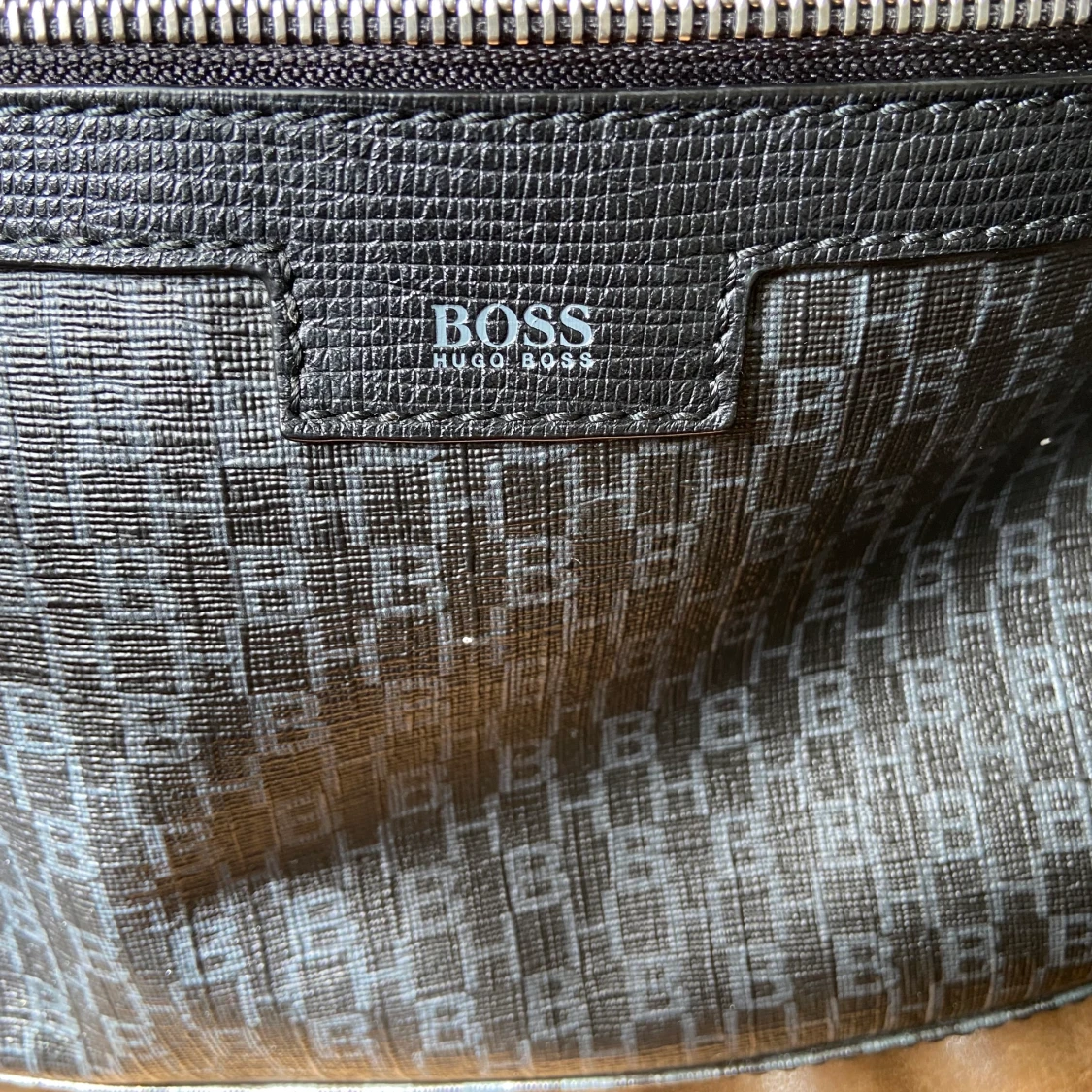 Hogo boss väska limited edition  - 91