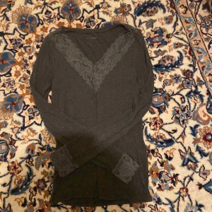 super söt spets tröja - en långärmad tröja me spets super söt