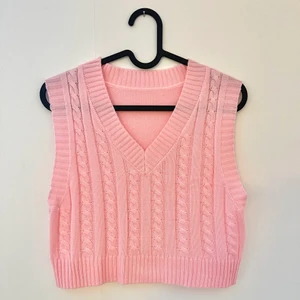 Väst  - Rosa stickadväst, storlek xs 