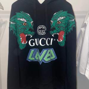 Gucci loved hoodie Ovanlig Gucci hoodie från säsong 2019 Storlek s passar s/m Väldigt bra skick