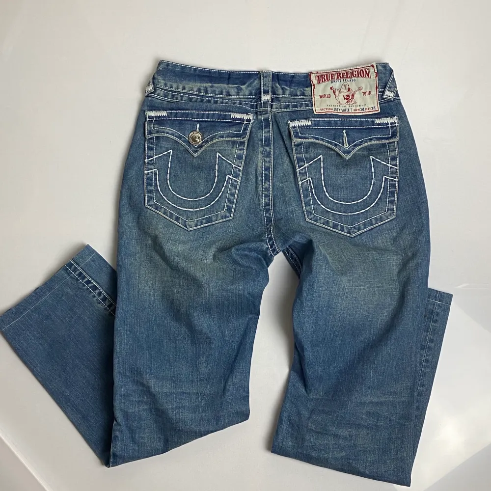 True religion jeans i bra skick  Väldigt snygga straight passform storlek 34. Jeans & Byxor.