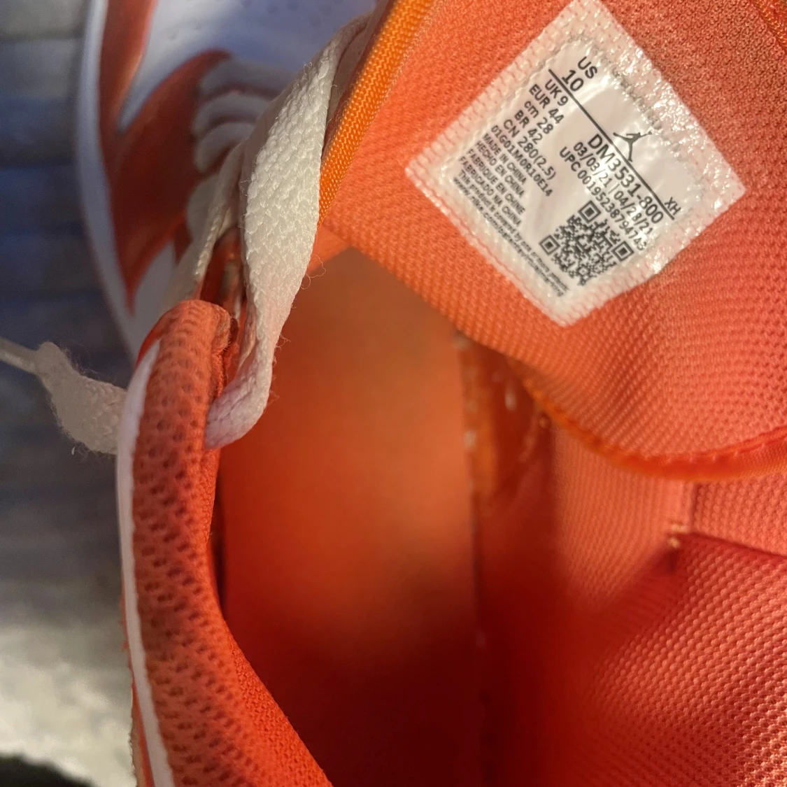 Jordan 1 Mid Electro Orange  - 91