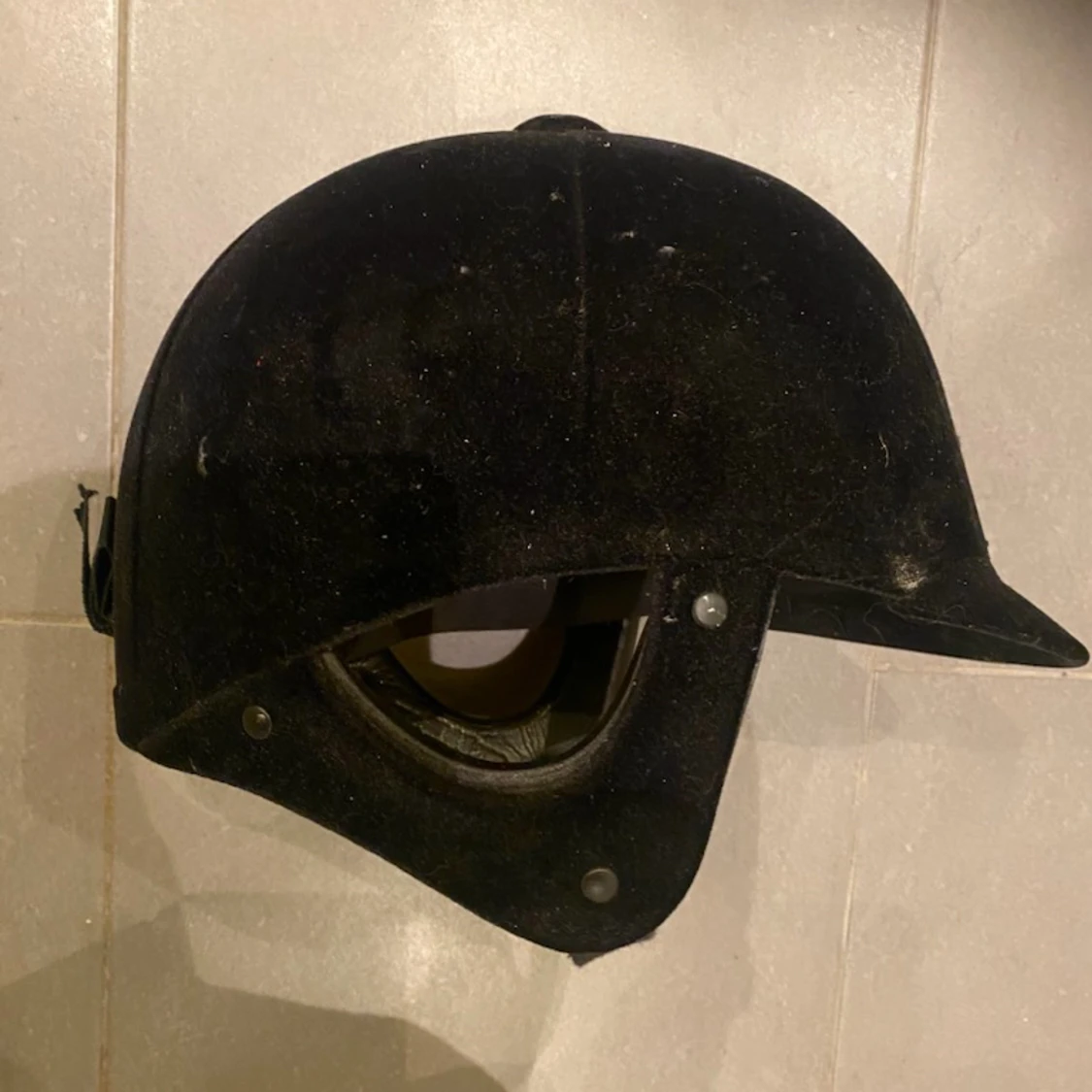 En hjälm , rid byxor & en väst - 91