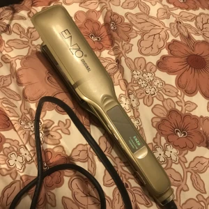 PLATTÅNG  - 600 pris kan diskuteras. För flera bilder skriv 