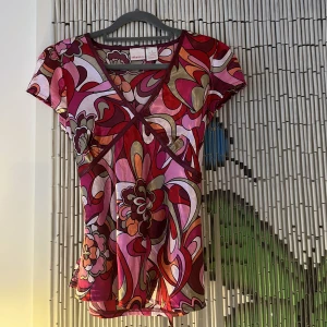 silk flowery top - silk flowery top 🌸 