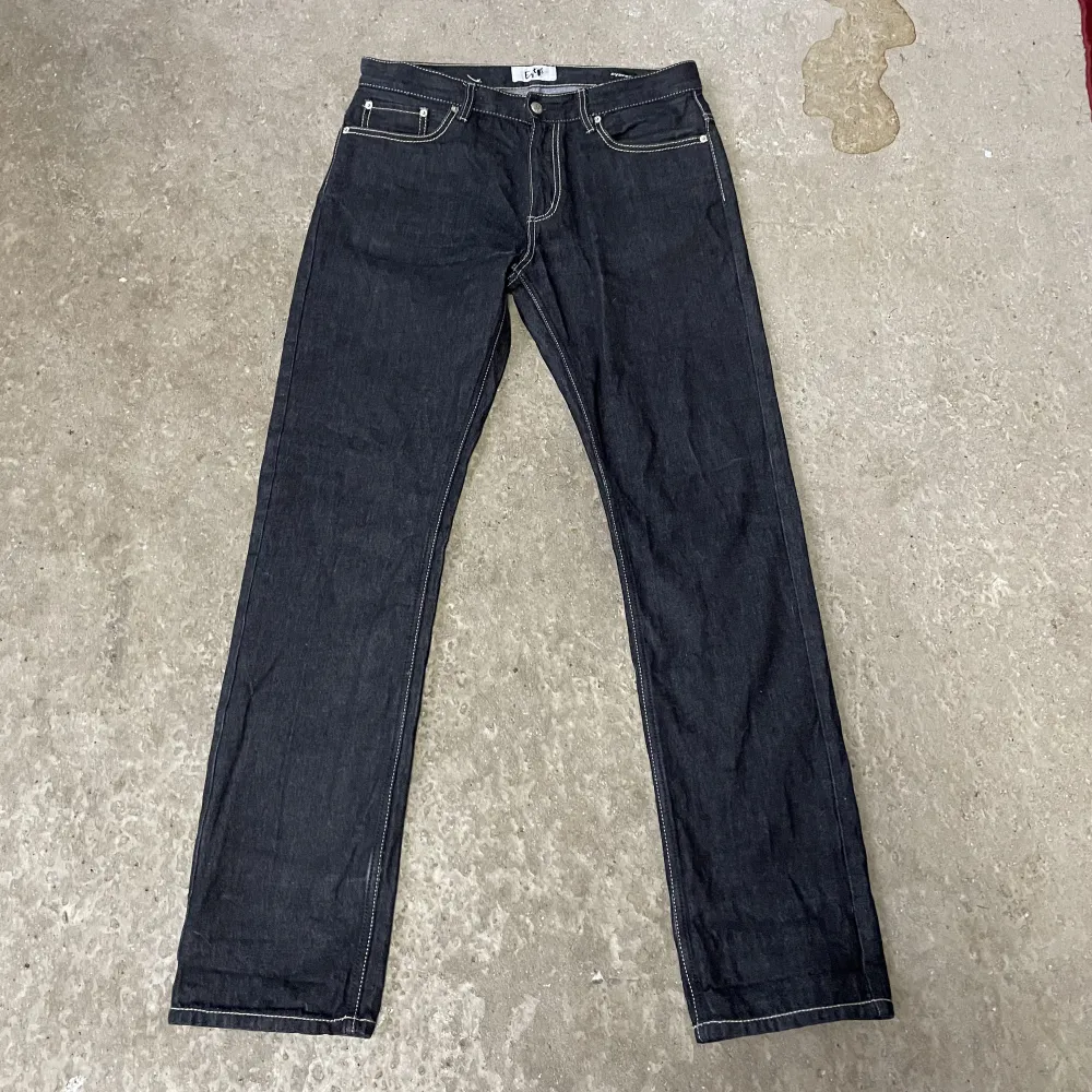Fina eytys cypress jeans Köptes på tradera och säljes för att dom tyvärr är för långa för mig Finns en lagning under rumpan men inget man ser när man har på sig dom Bara att fråga om du undrar något. Jeans & Byxor.