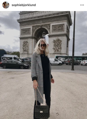 Kappa - Snygg kappa i bra skick. Den är ganska tunn och passar perfekt på våren! 