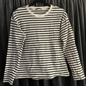 Tröja - Tröja från zara  99kr+frakt, pris kan diskuteras