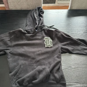 Tröja  - Den är lite sliten